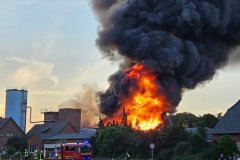20240528_GebaeudevollbrandMorsum02_heming-1