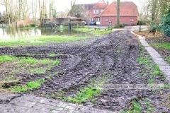 29.12.2023-umgestuerzten-Baum-und-der-Sicherungsmassnahme-in-der-Horstedter-Dorfstrasse-kjb-0014w