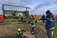 30.12.2023-Inschede-Sickerwasser-wurde-in-einem-Graben-hochgedrueckt-kjb-0007w